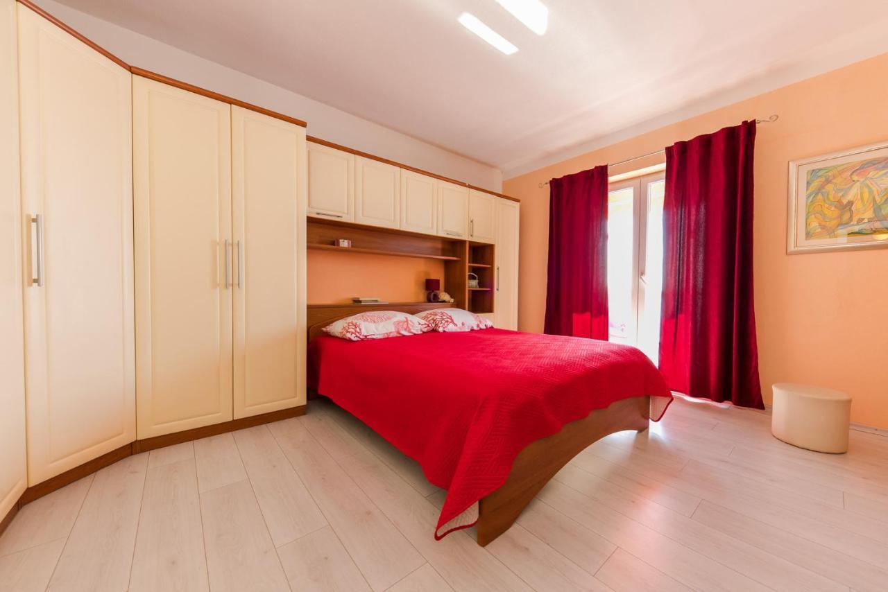 Apartments Marko Трогир Екстериор снимка