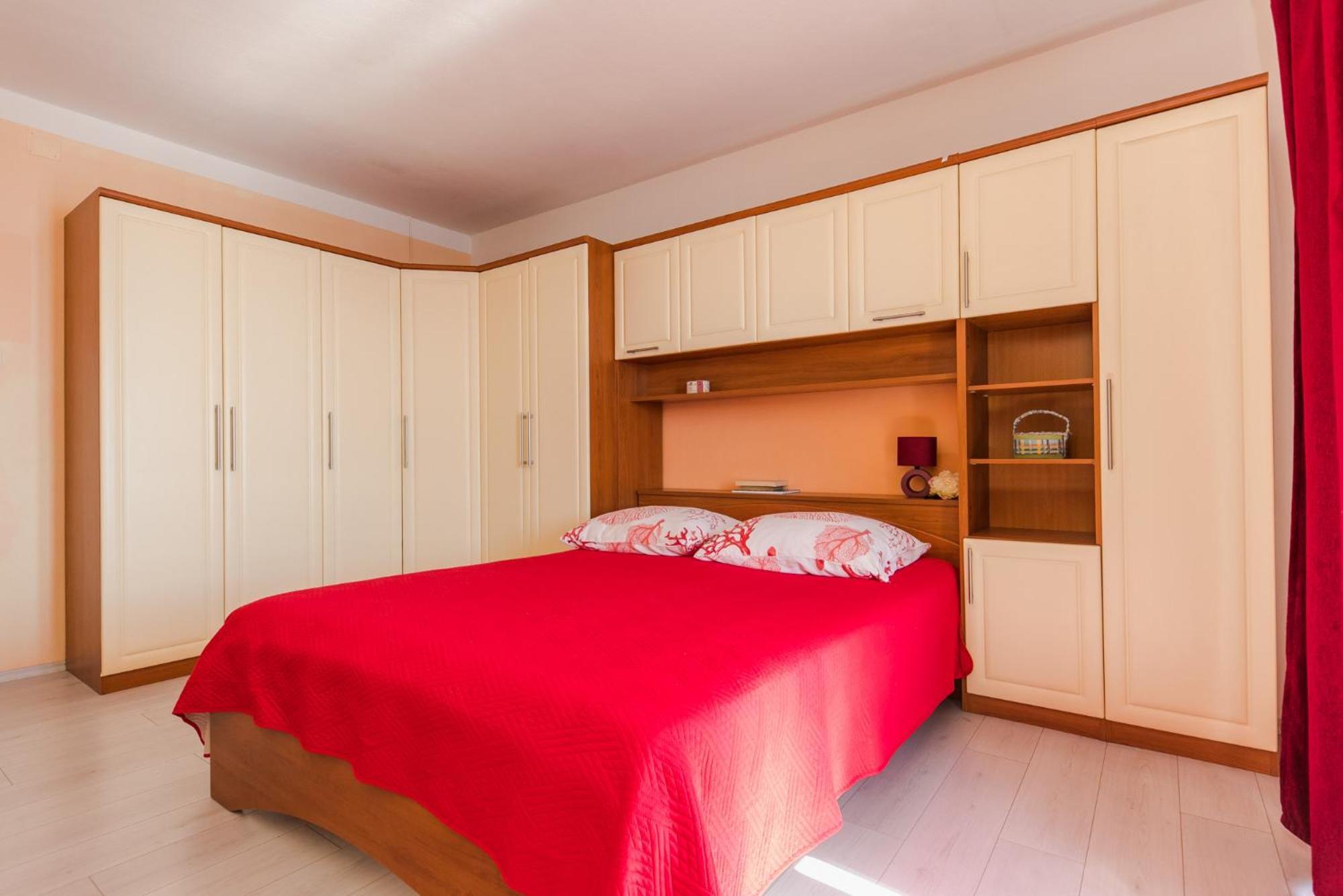 Apartments Marko Трогир Стая снимка