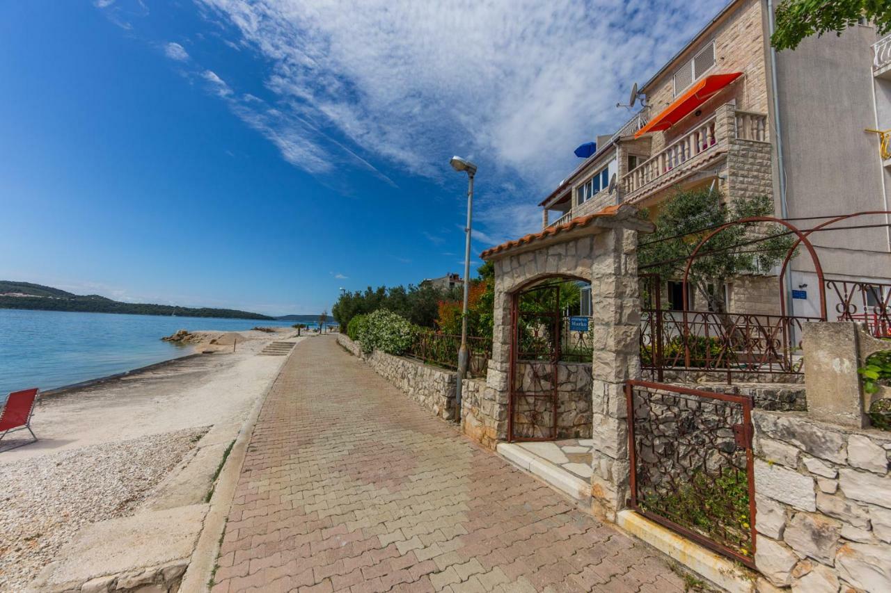Apartments Marko Трогир Екстериор снимка