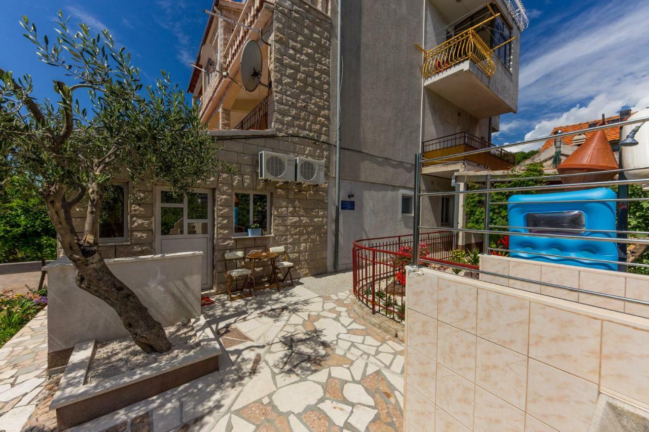 Apartments Marko Трогир Екстериор снимка